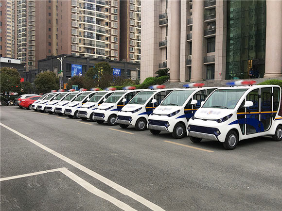 重慶南岸區(qū)人民政府交車現場--5座標準電動巡邏車