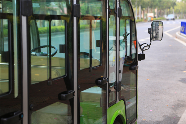 17座電動(dòng)觀光車-門 17座電動(dòng)觀光車-門